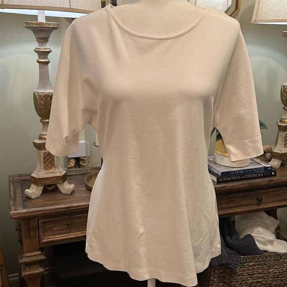 Tahari 1/2 Sleeve Blouse Ties in Back Size Medium black or white - Picture 2 of 9